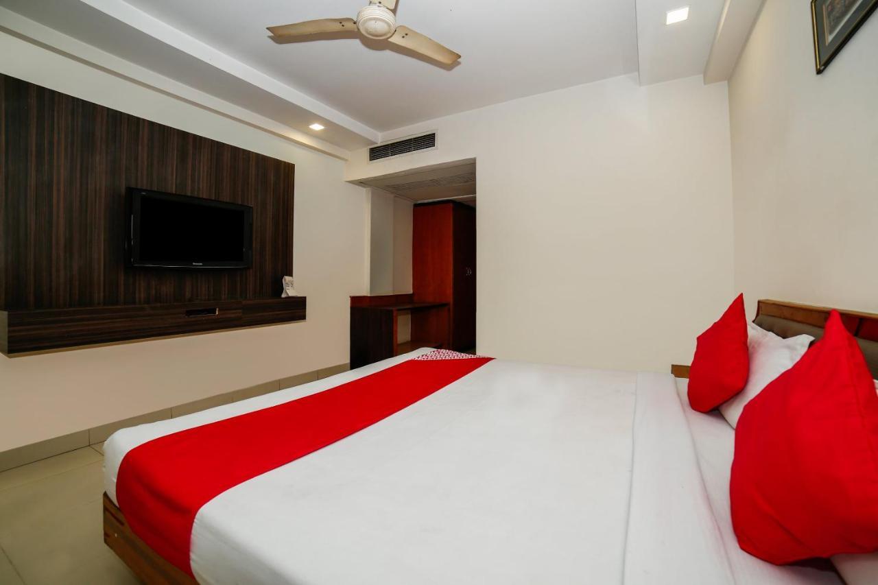 Hotel Shelter Гвалиор Экстерьер фото