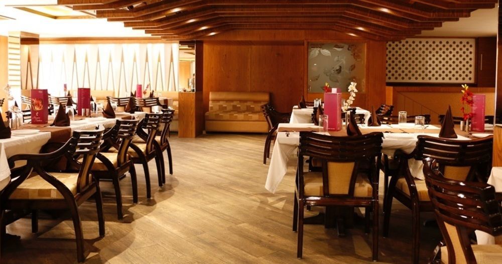 Hotel Shelter Гвалиор Экстерьер фото